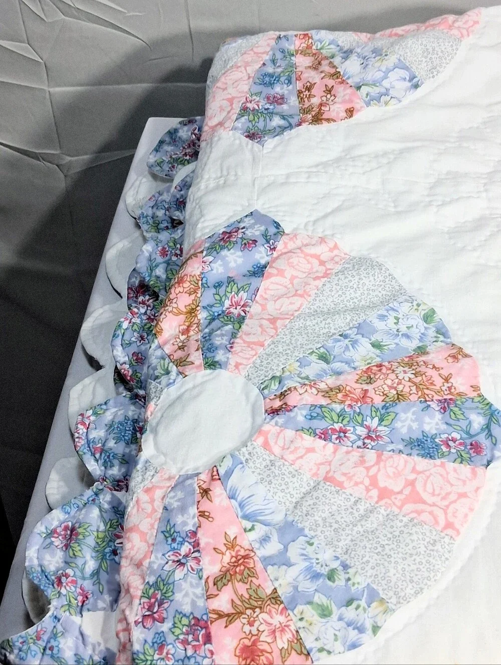 Missouri Quilt Co./Yoda Fabrics RN85817 84x80 King Handsewn l Pinwheel Quilt